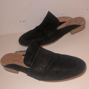 Free People Leather Embossed Mules sz 40/US 10